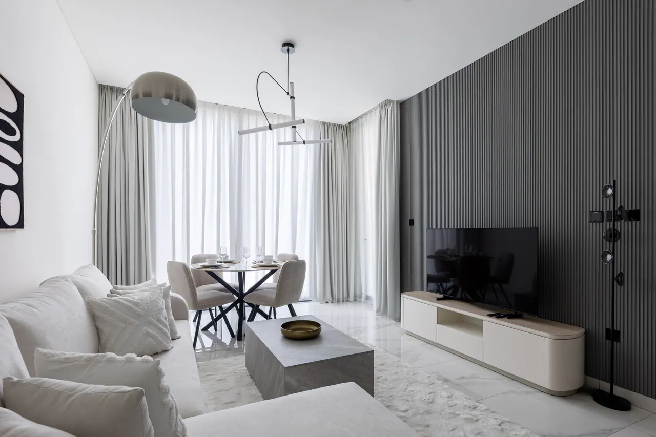 1BR in Crest Grande