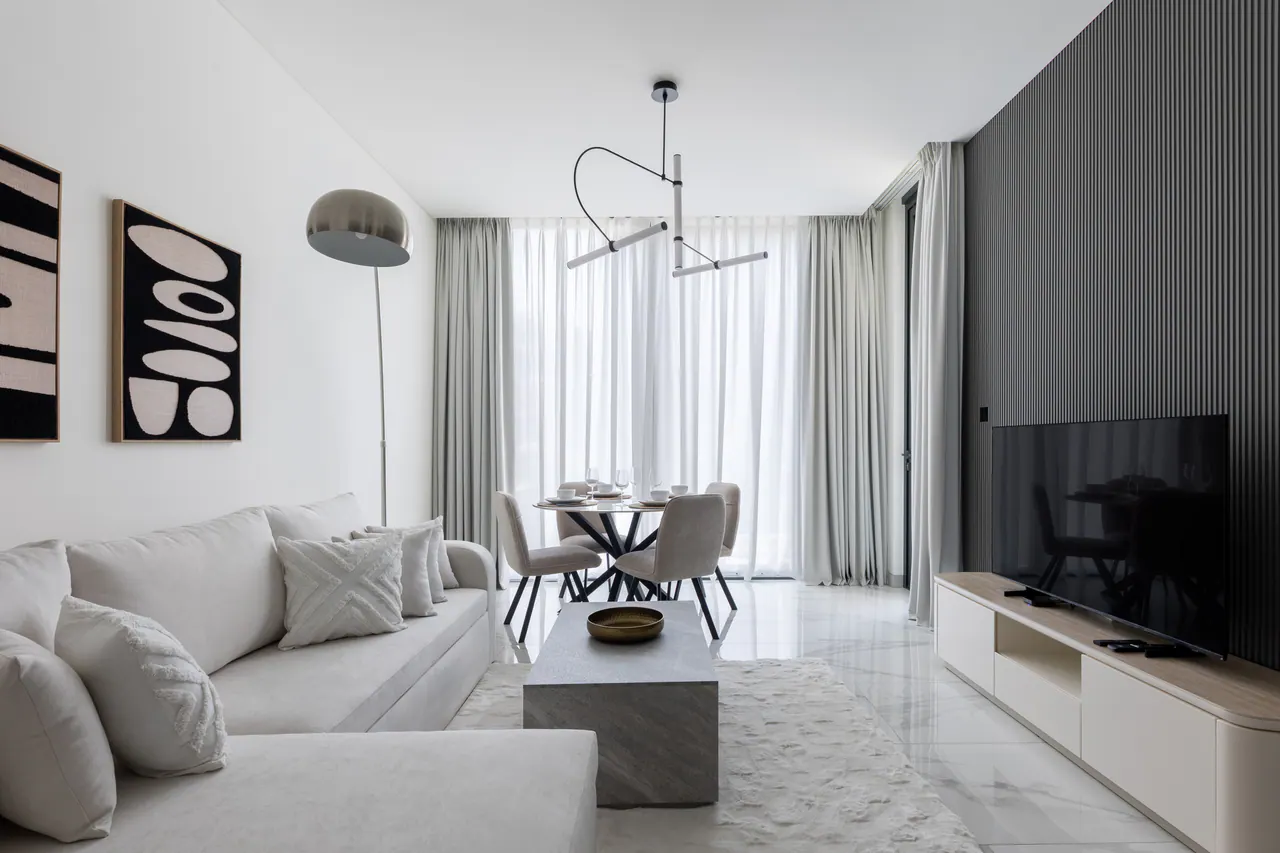 1BR in Crest Grande