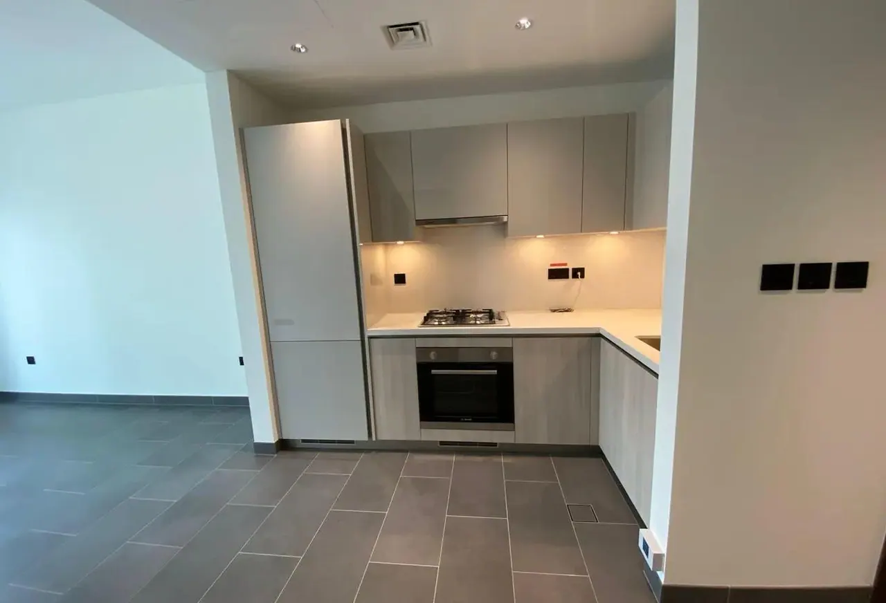 1BR in The Crest Tower C