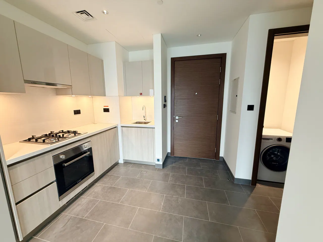 1BR in The Crest Tower A