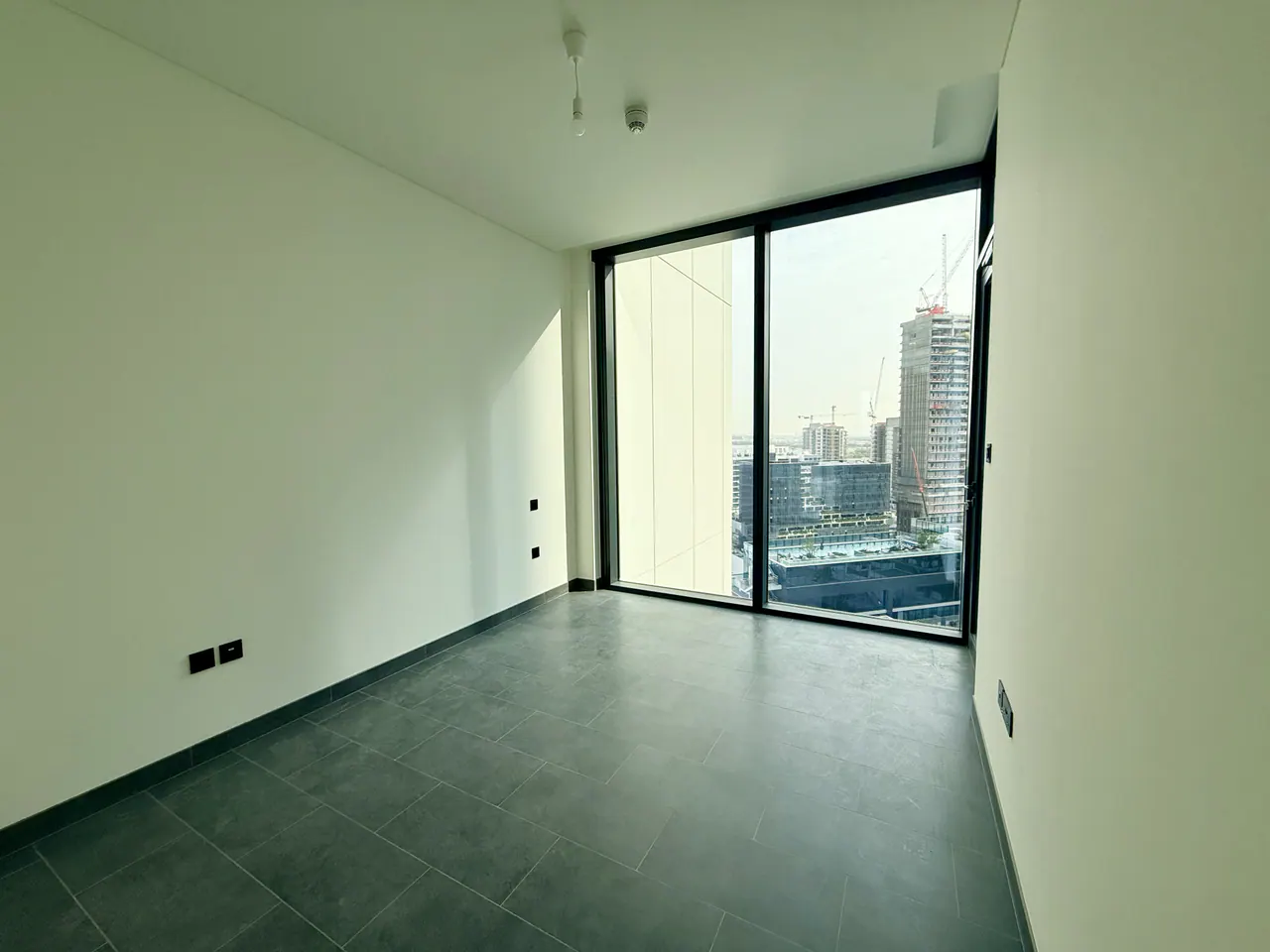 1BR in The Crest Tower A