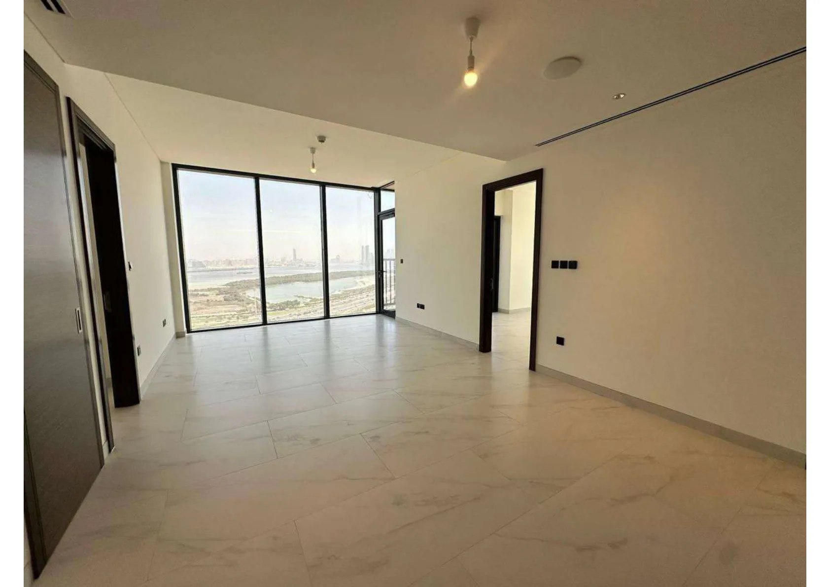3 спальни в The Crest Tower A